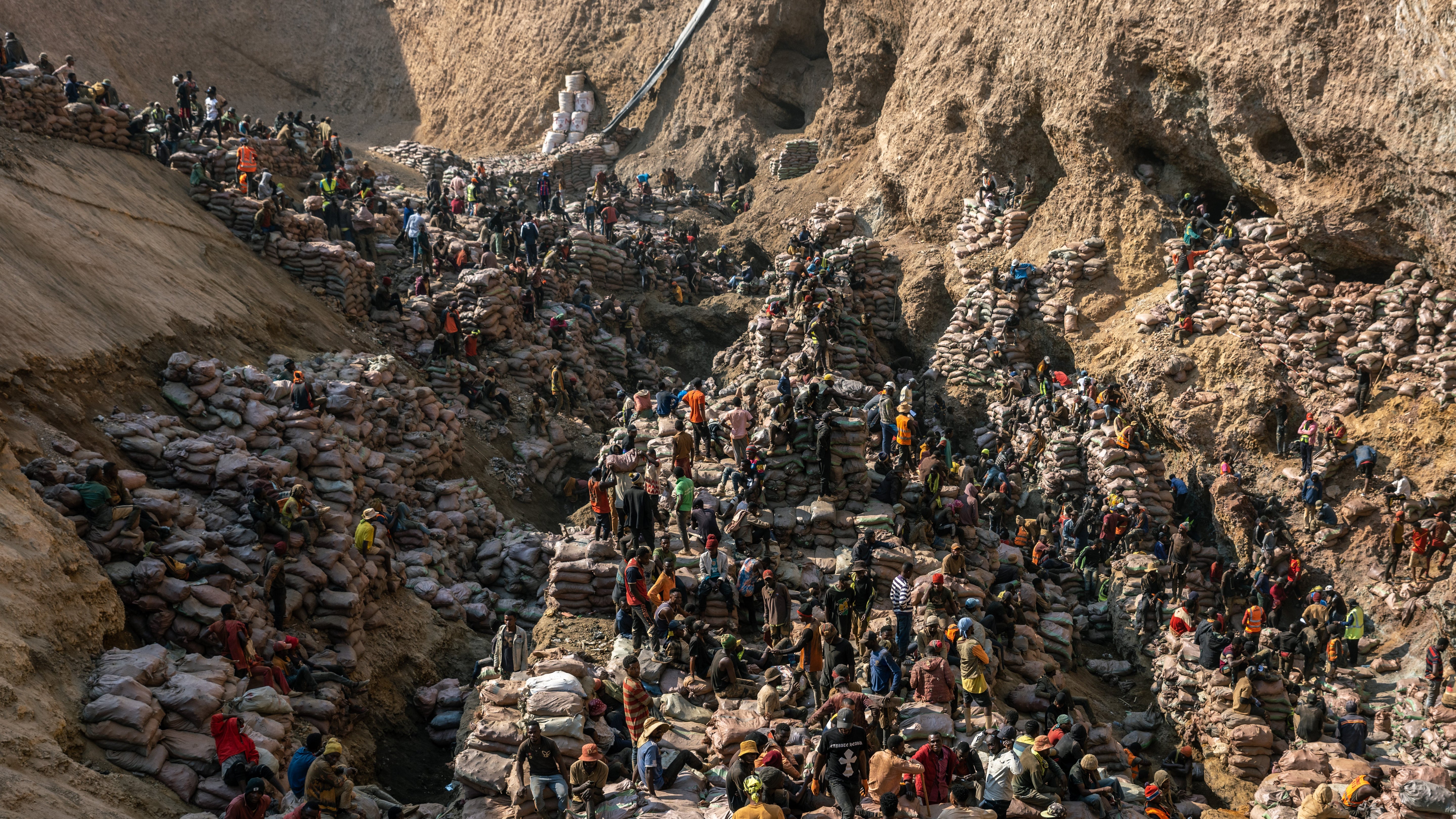 Mines africaines : comment les États-Unis s’appuient sur les Émirats arabes unis pour sécuriser les minerais stratégiques