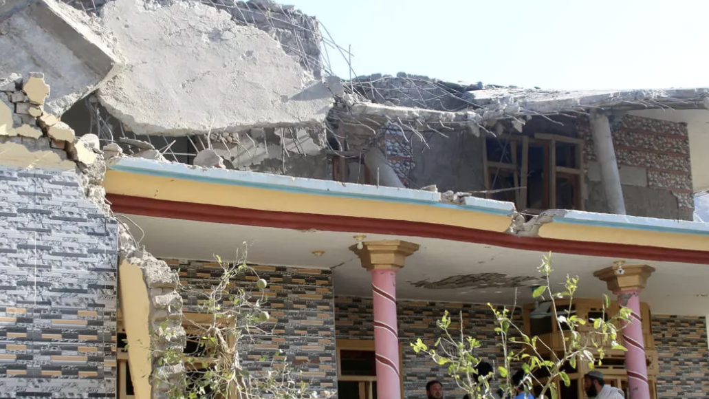 Frappe meurtrière au Pakistan : dix civils afghans tués dans une opération controversée