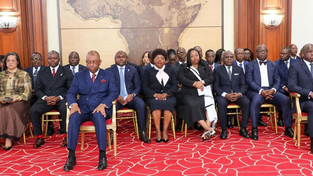 Oligui Nguema remanie son gouvernement au Gabon : chute d’Oyima et jeux d’équilibre